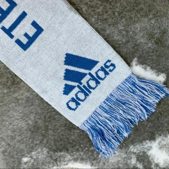 Seattle Sounders Scarf - Picture 6 of 8